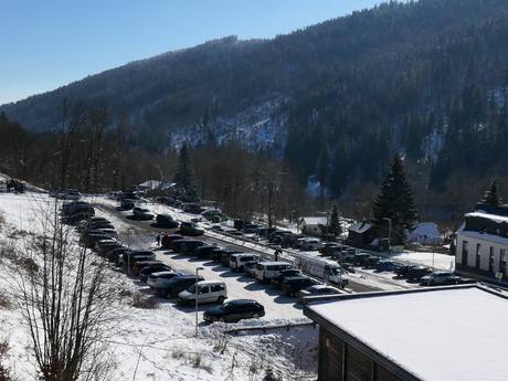 Karlovy Vary: Accesso nei comprensori sciistici e parcheggio – Accesso, parcheggi Plešivec - Abertamy