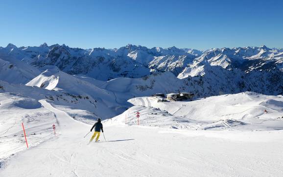 Maggior dislivello nelle Alpi dell'Algovia – comprensorio sciistico Nebelhorn - Oberstdorf Maggior dislivello nelle Alpi dell'Algovia – comprensorio sciistico Nebelhorn - Oberstdorf